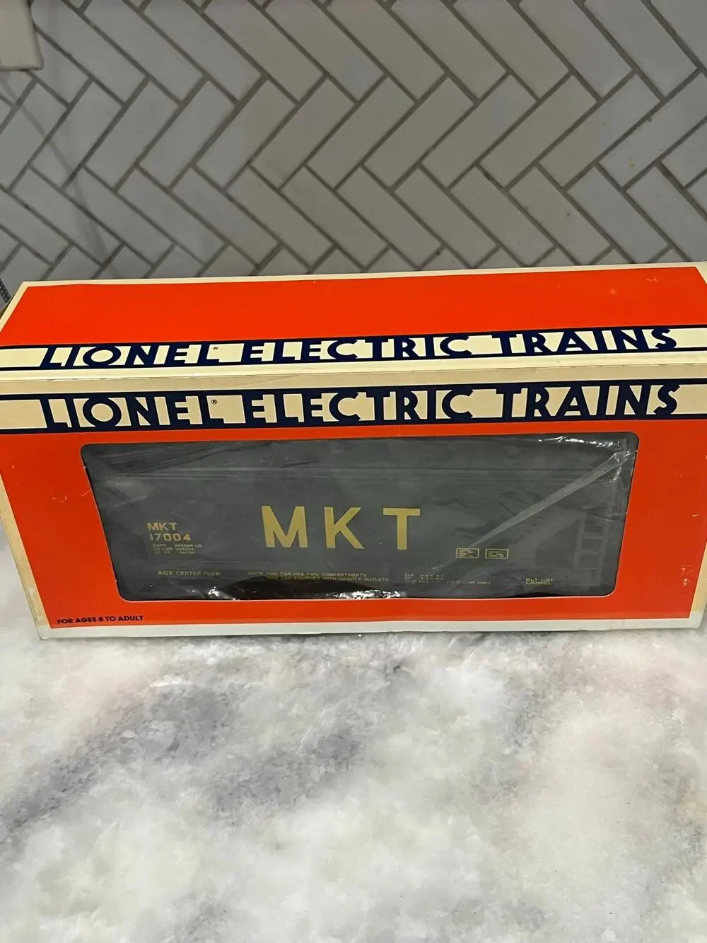 Lionel MKT 17004 ACF Center Flow Covered Hopper O Gauge Train Car NIB
